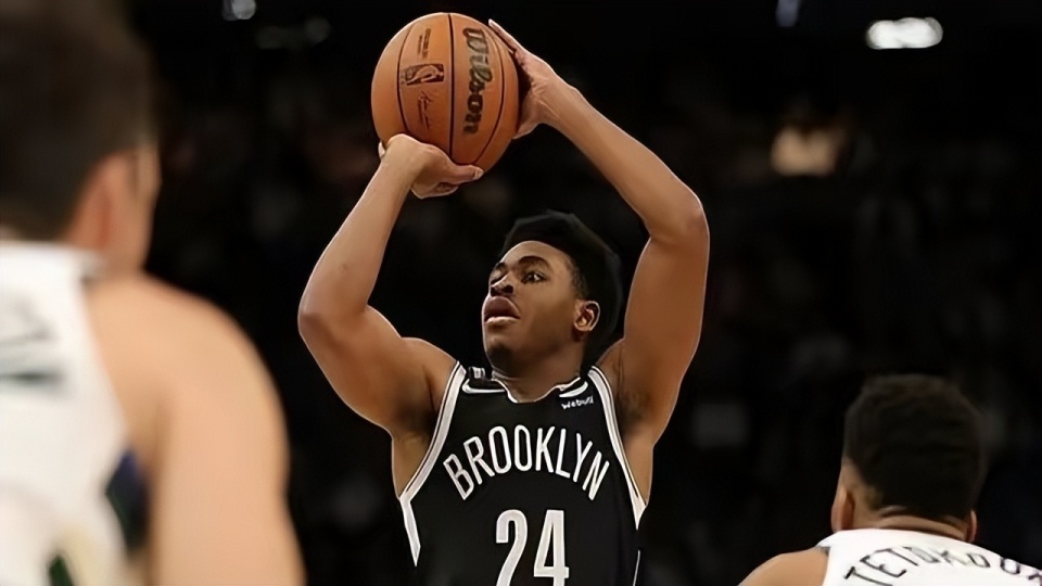 腾出薪资空, 在的