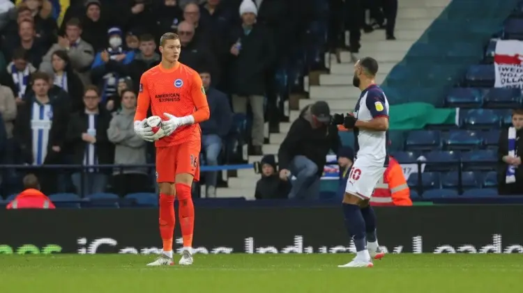 赛季欧冠的, div, 联赛开战