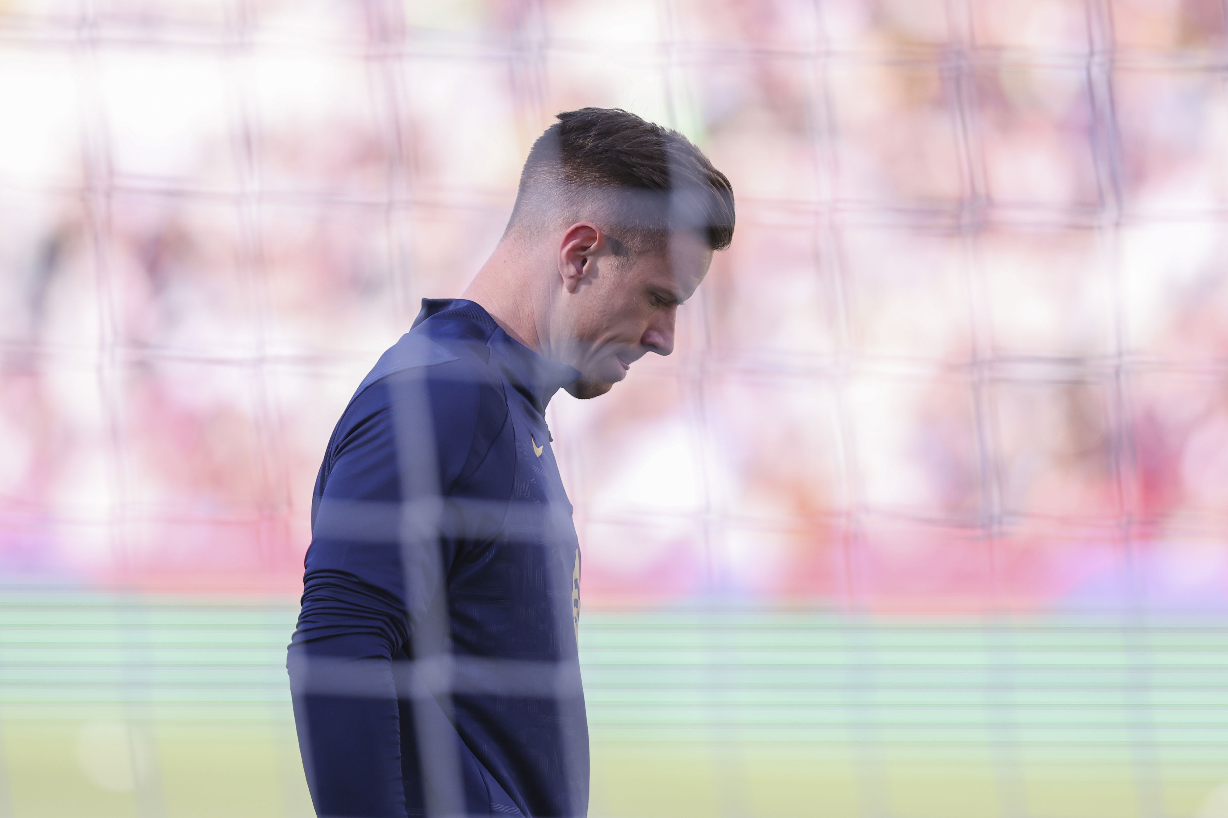 右后卫有孔 右后卫有孔